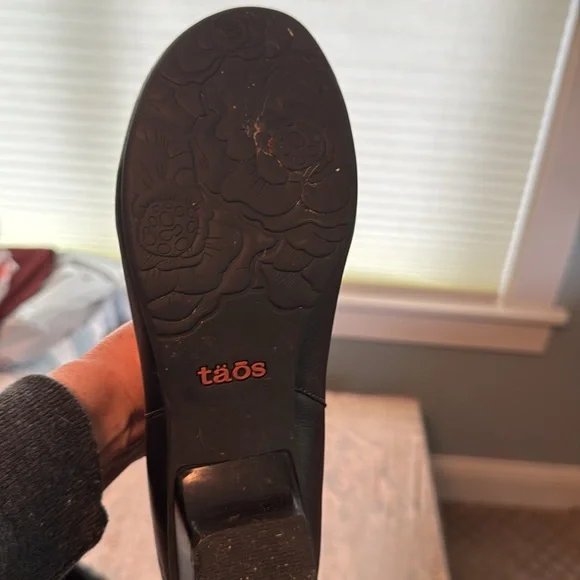 Taos booties, size 9, like new! - Picture 2 of 7